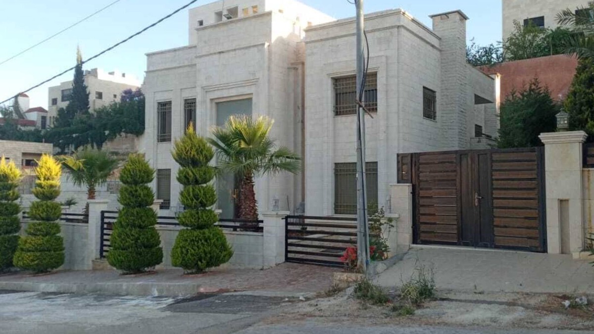 Amman Villa | Modern 500 sqm Villa - Strategically located over Airport highway - Family/Group