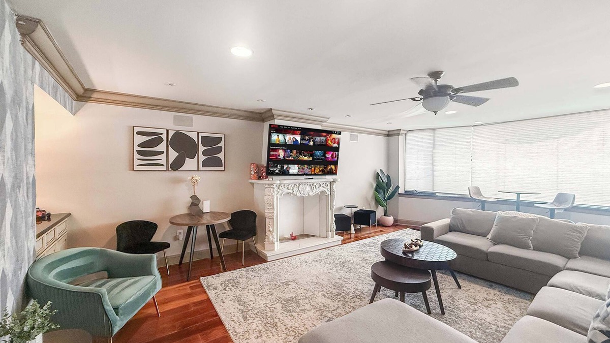 Southwark House | Modern 5BR Getaway | Gym & Hot Tub | Sleeps 24