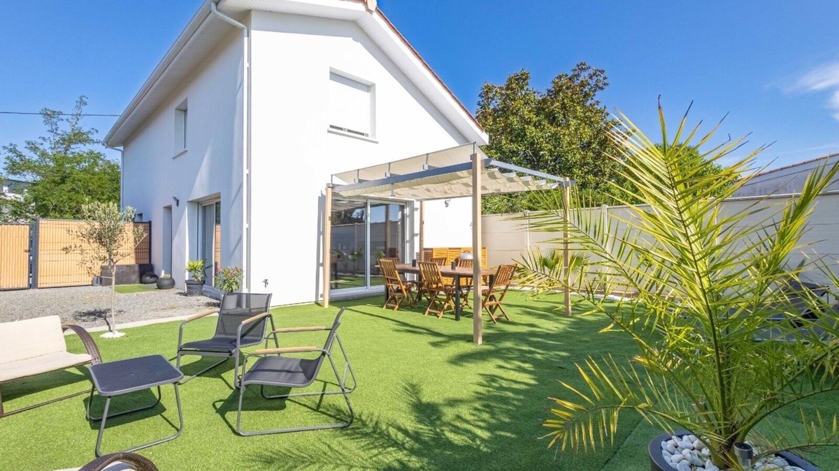 Villenave-d'Ornon House | Modern air-conditioned house with garden!