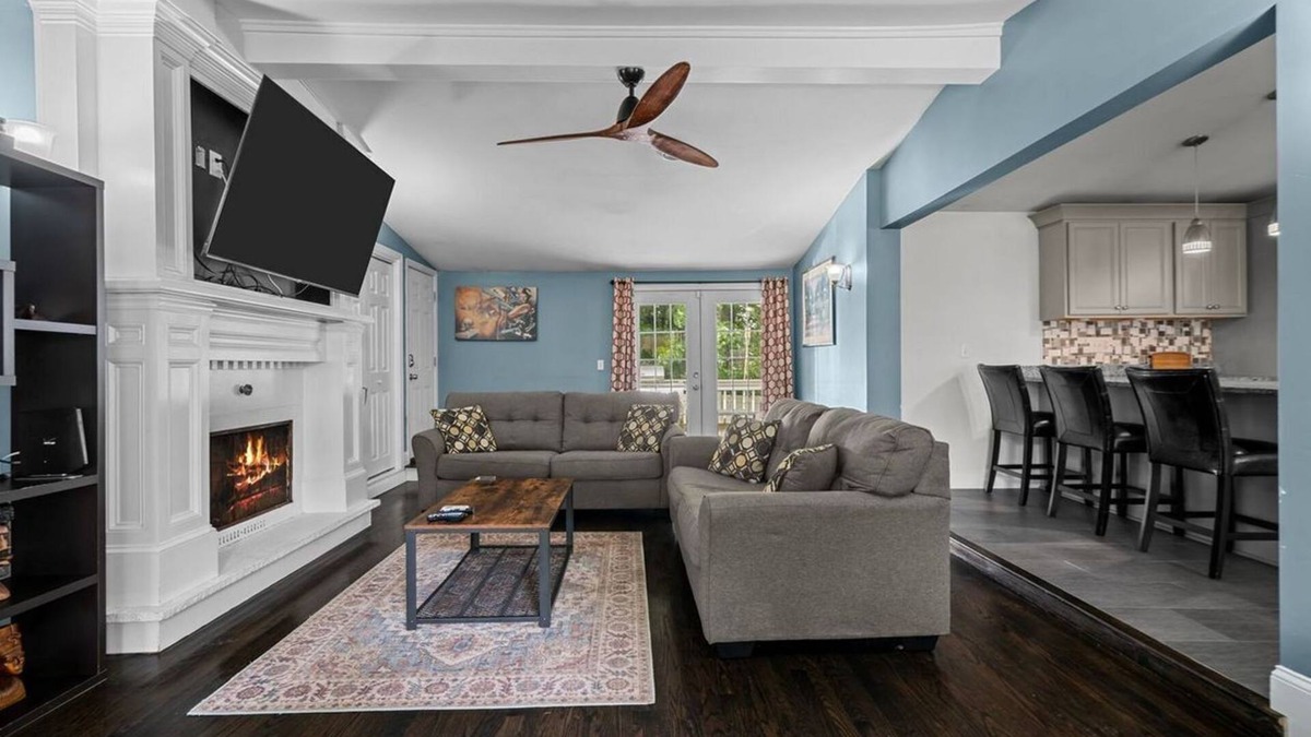 Johnston House | Modern and charming home minutes to downtown!