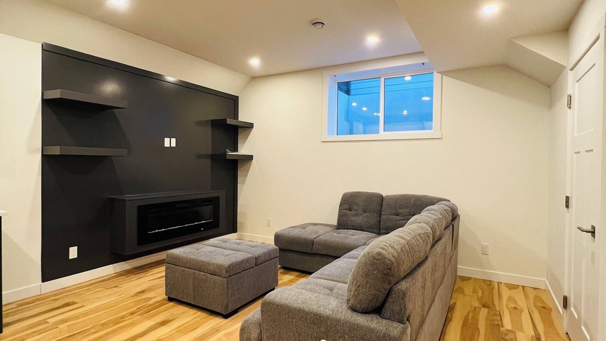 Willow Park House | Modern and Comfortable Basement Suite – Minutes from Downtown!