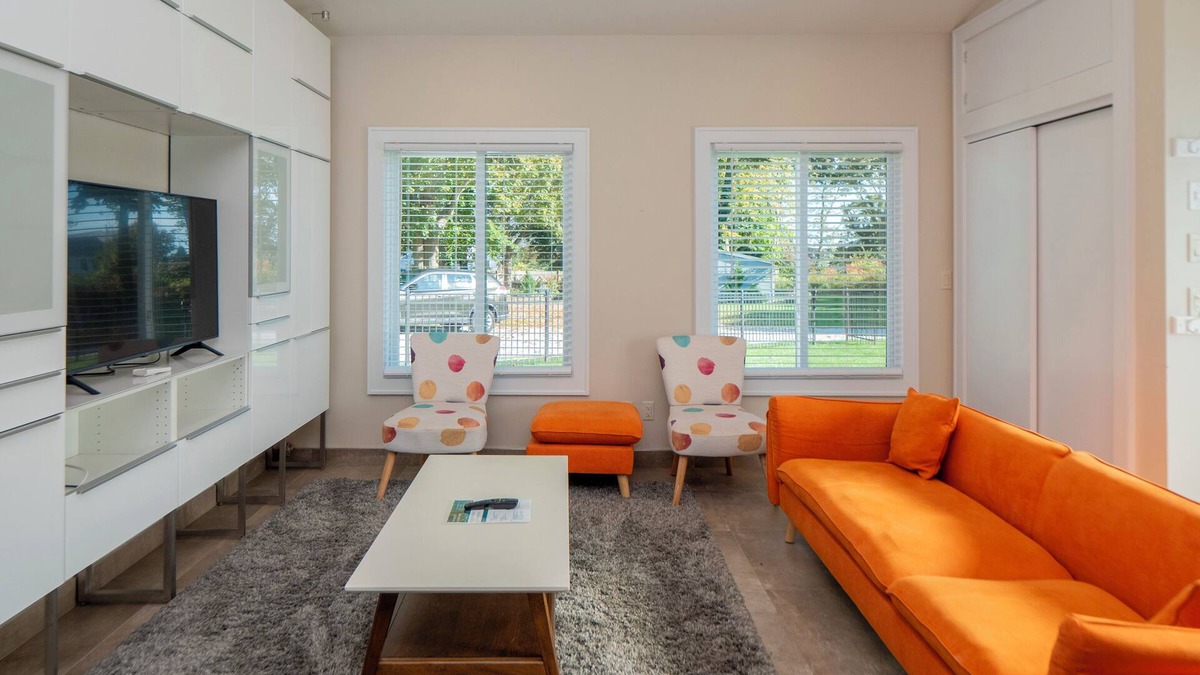 Middletown House | Modern and cool cottage close to pebble beach!