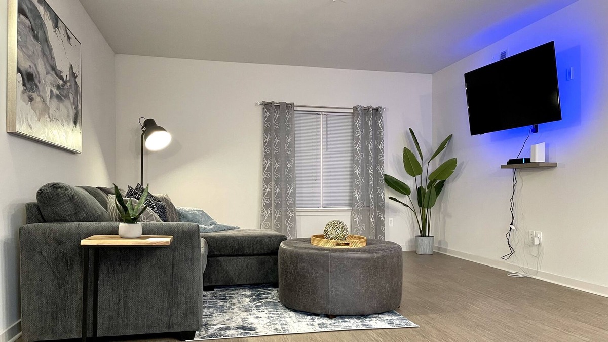 New Castle Apartment | Modern and Cozy 2-Bedroom, 2-Bathroom Getaway!