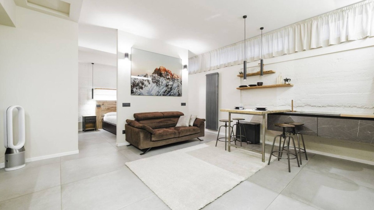 Bullona Apartment | Modern and cozy 56 sqm apartment, ideal for 2 people, located on the -1 floor of a building (NO lift) in "Bullona" area. The property is located in a strategic area, just a few minutes on foot from “Gerusalemme” and “Domodossola” underground stop