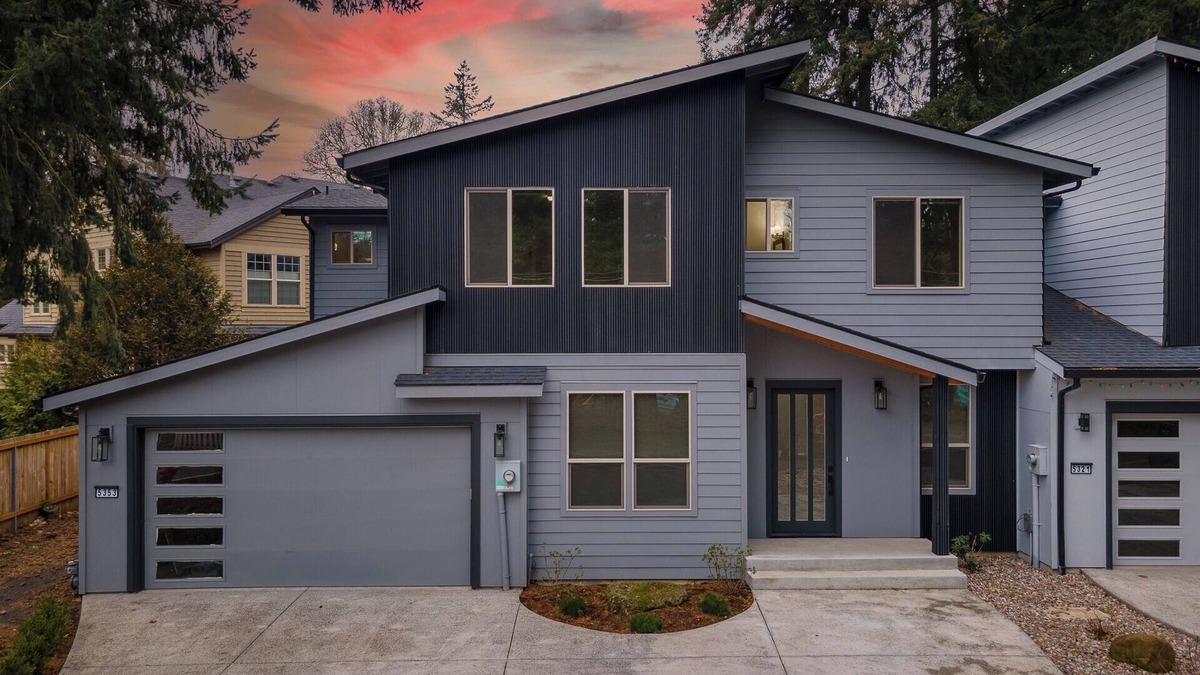 Lake Oswego House | Modern and cozy home on Lakeview