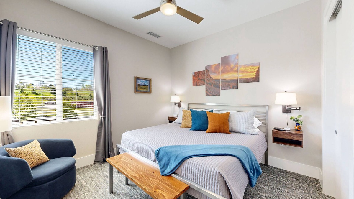 Golden Condo | Modern and Cozy ~ Near Downtown, CSM, Red Rocks, Denver