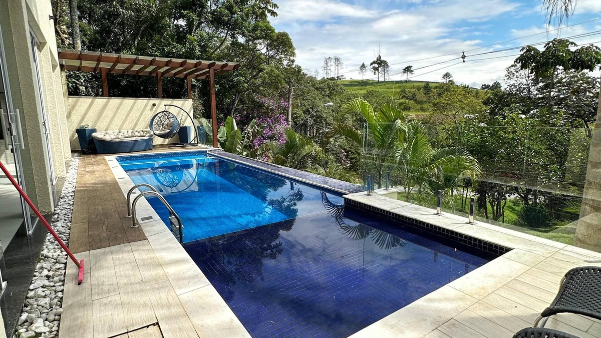 Mogi das Cruzes House | modern and elegant mansion in a privet condominium.