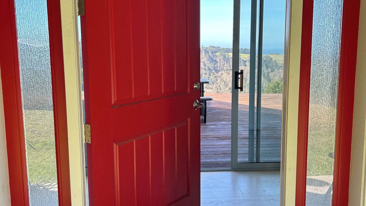 Albion House | Modern and Immaculate House, with 30 Acres of Privacy and Panoramic Views