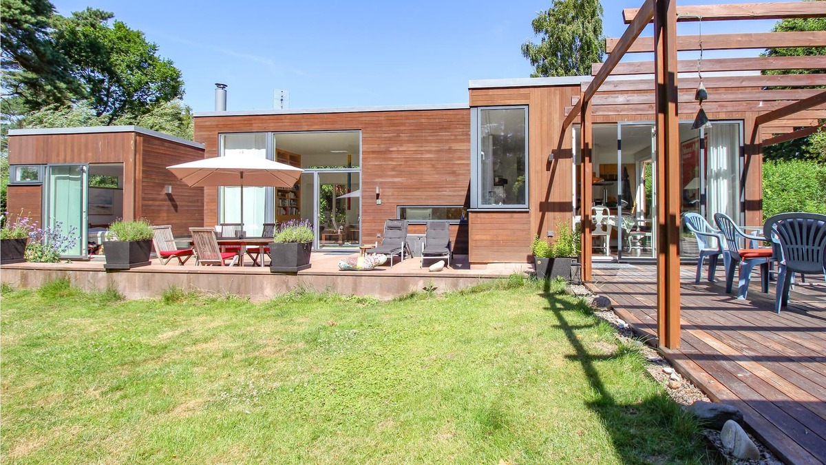Lervik House | Modern and luxurious house in the first row to the sea.