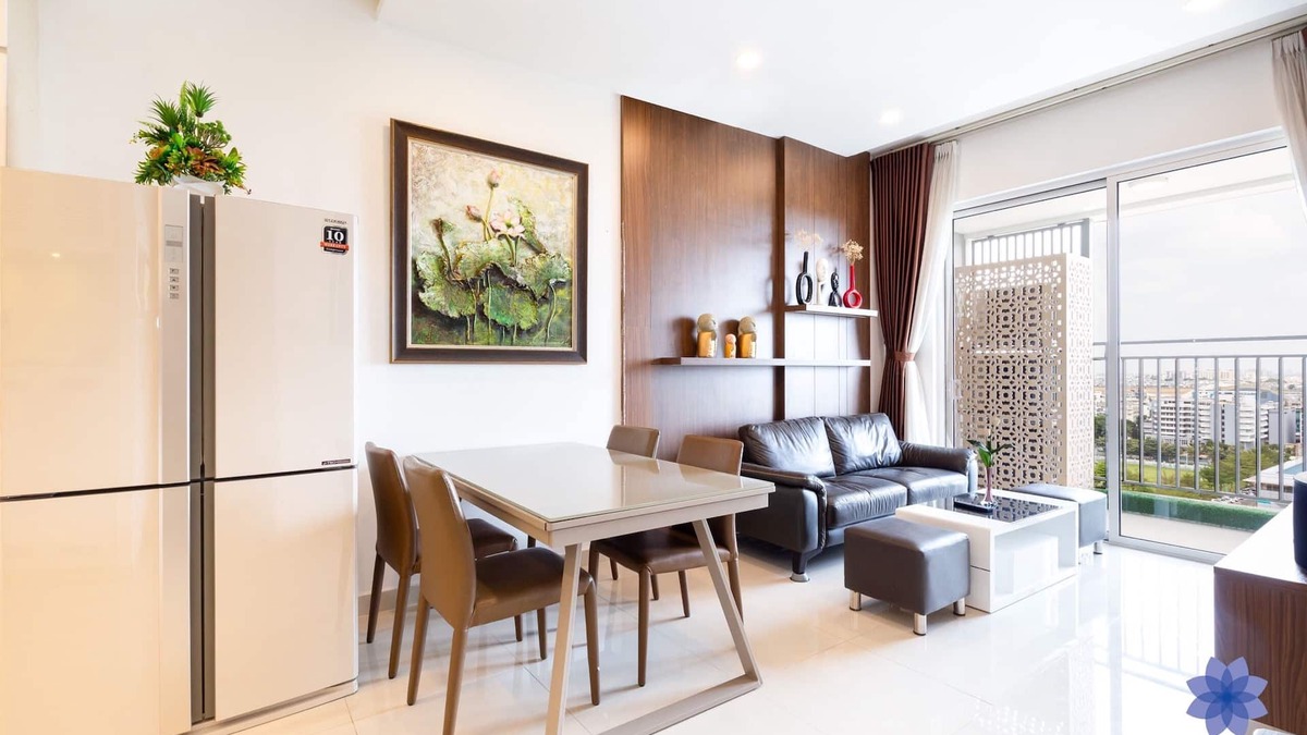 Phu Nhuan Apartment | Modern and Luxury 2Brs Apt w/Free Gym & Pool, 2km from TSN airport