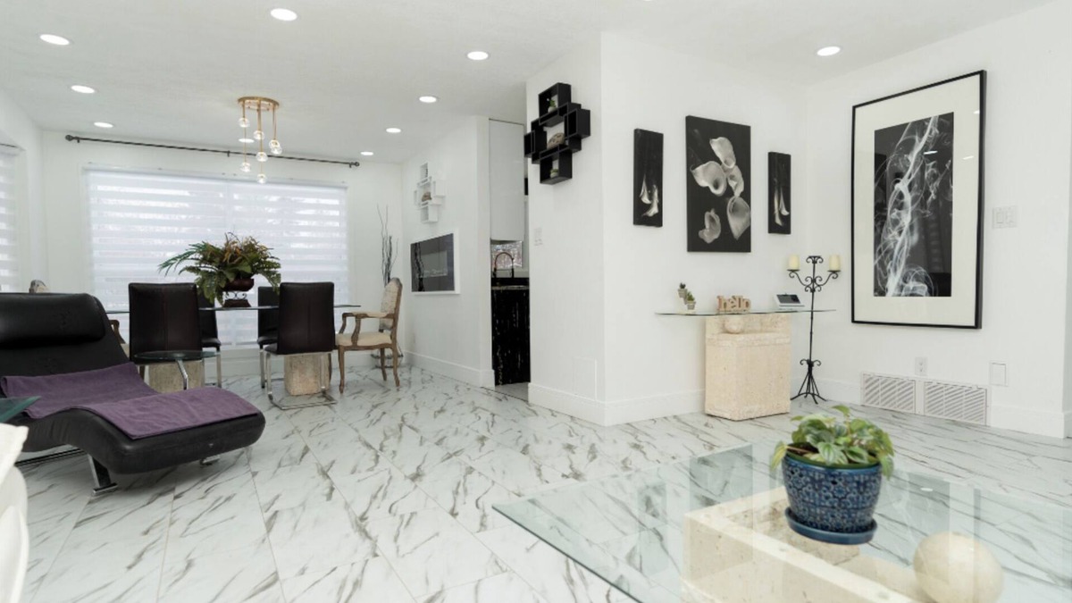 Northwest Edmonton House | Modern and luxury 3500 sq feet home jetted tub 10000 sq feet park backyard