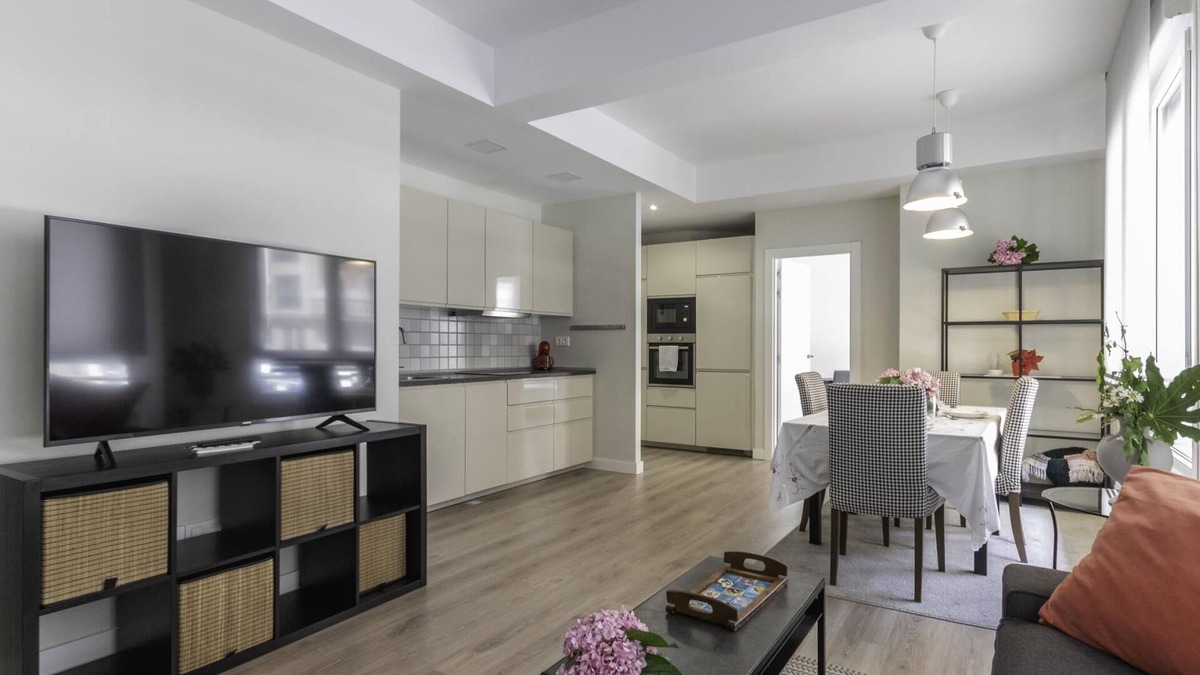 Indautxu Apartment | Modern and Spacious in the Centre
