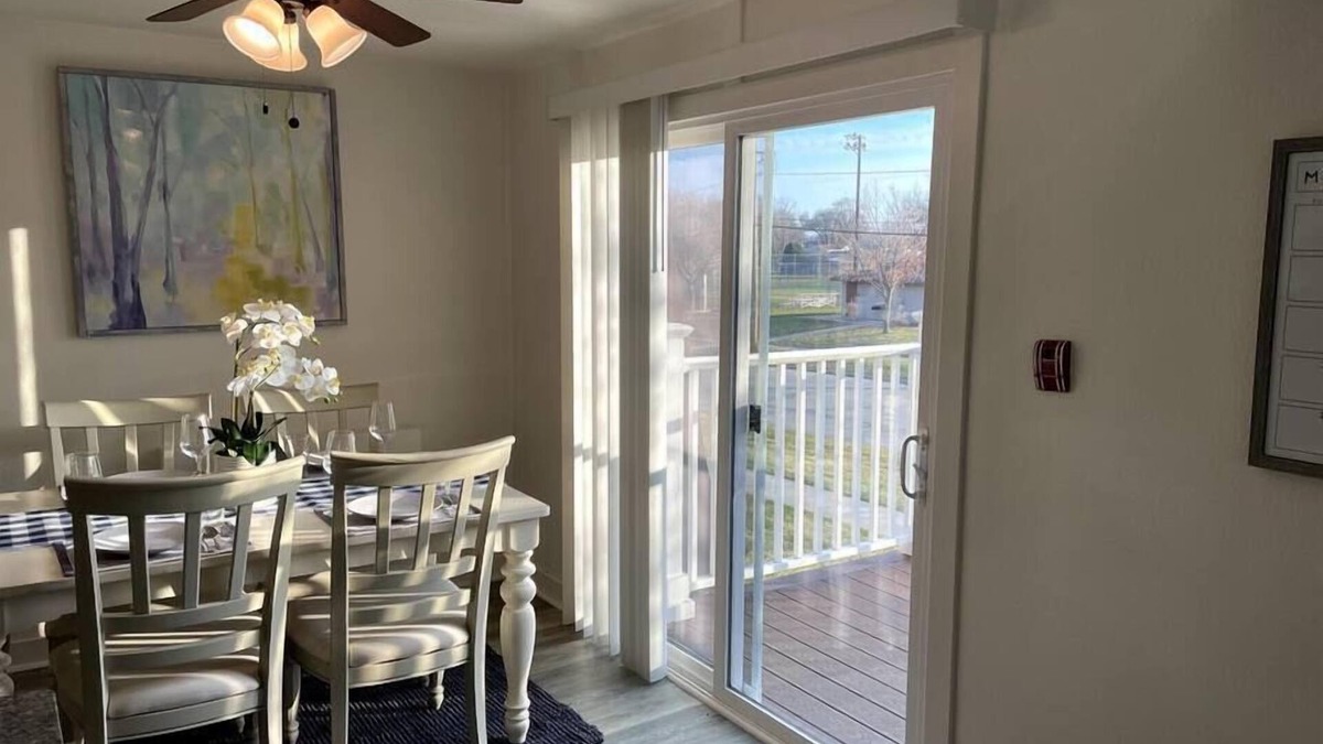 De Pere Apartment | Modern And Spacious Residence In Quiet & Central Community