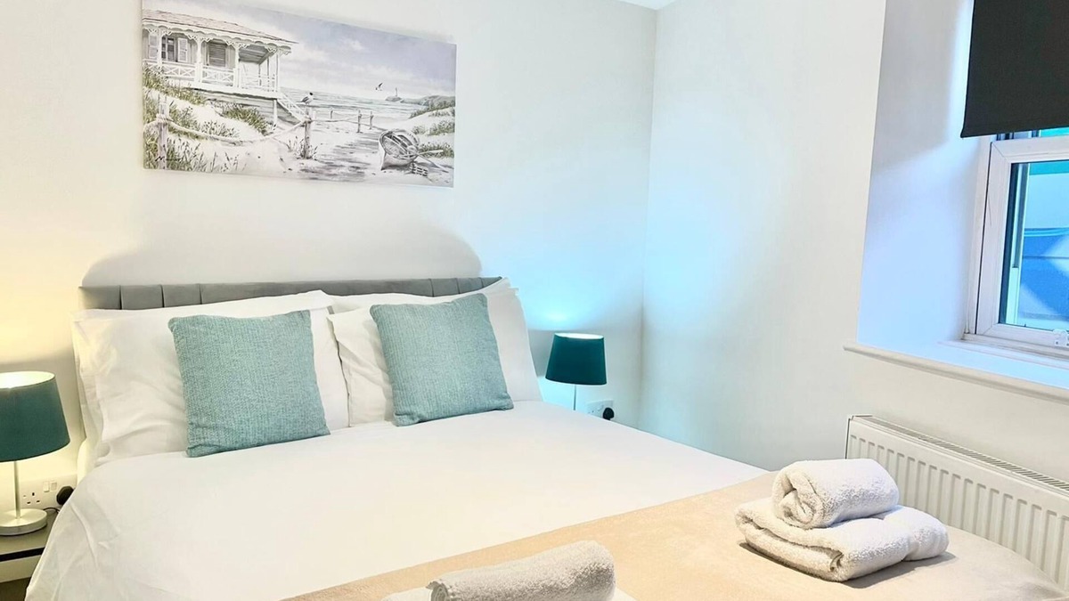 Warmley Apartment | Modern and Stylish 2 Bedroom Apartment FREE PARKING