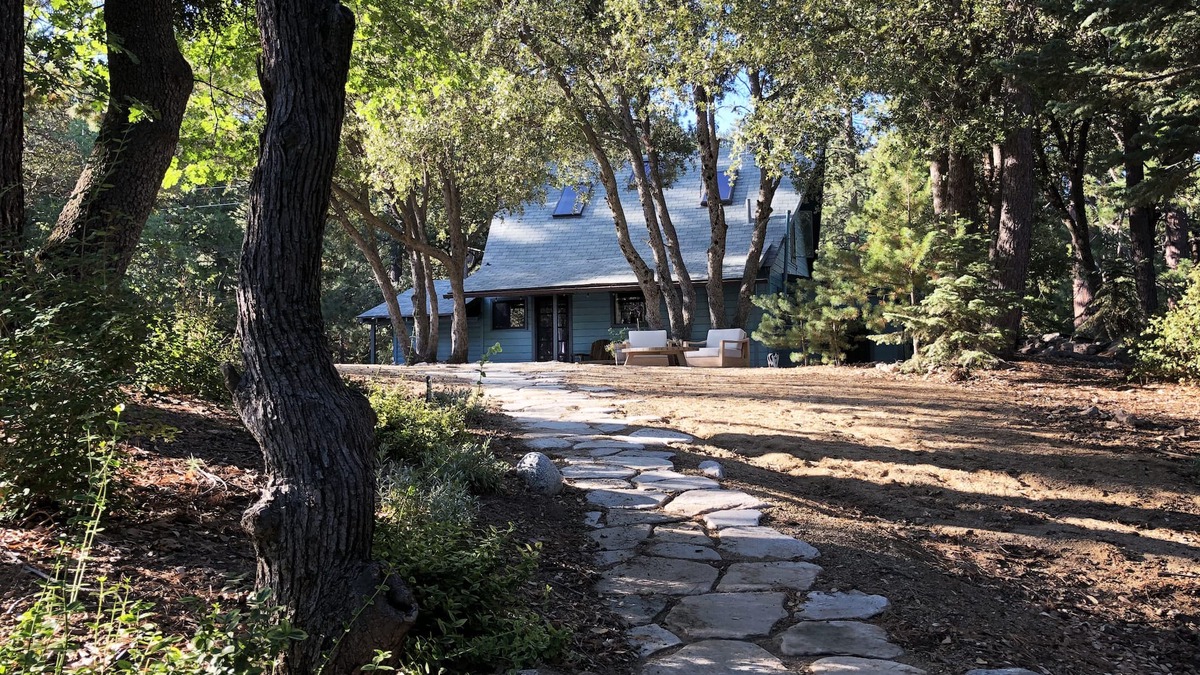 Pine Cove Cabin | Modern and rustic cabin in a beautiful secluded setting