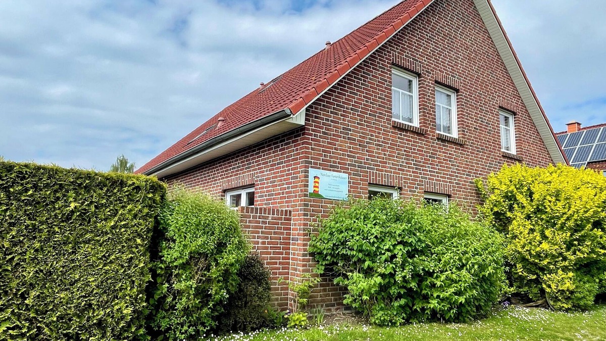 Hamswehrum House | Modern and very child-friendly house. Only 2km to the North Sea.
