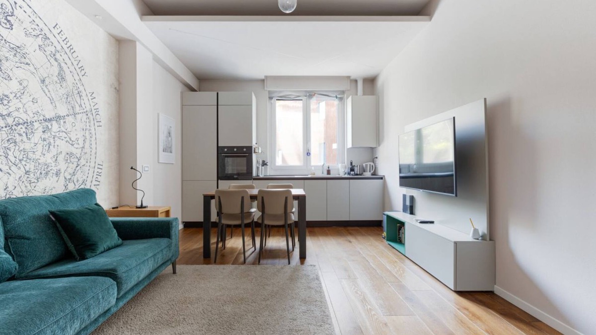 Bullona Apartment | Modern and welcoming 80m2 apartment, ideal for 4 people, located on the mezzanine floor of a building (NO lift) in the Bullona area. The property is located in a strategic area, a few minutes walk from the “Gerusalemme” and “Domodossola” metro st