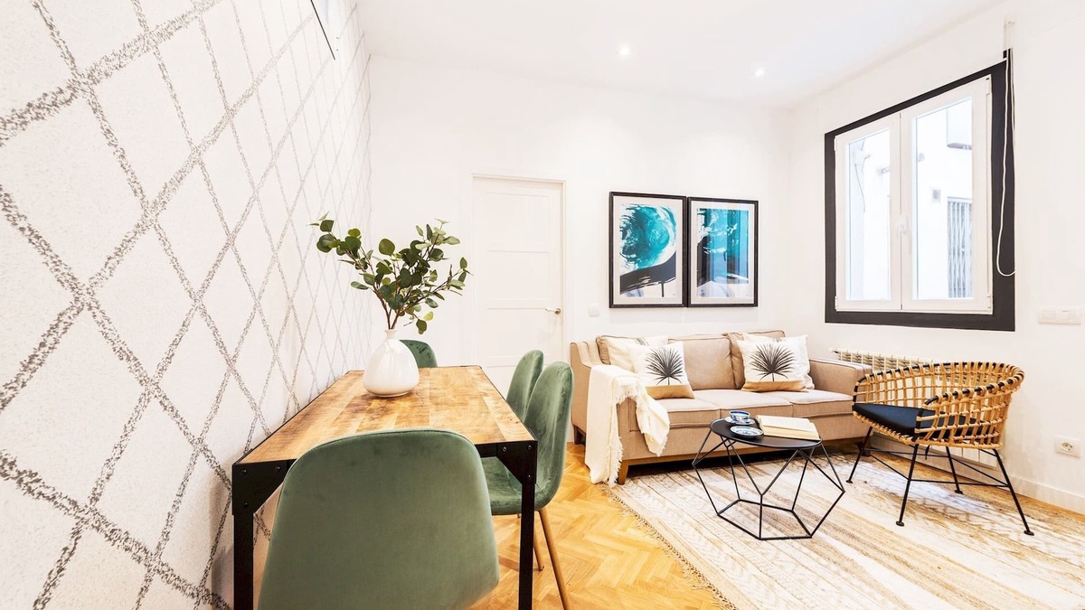 Jeronimos Apartment | Modern and Well Connected 2 bedroom Apartment. Atocha
