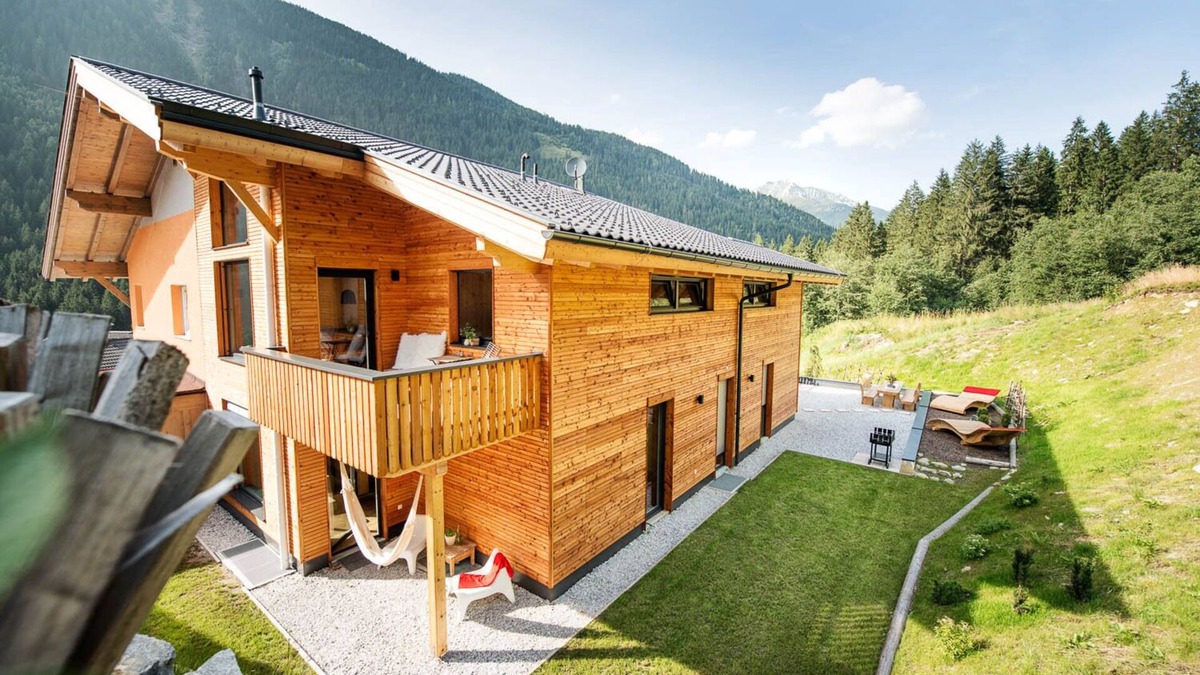 Neustift Im Stubaital Apartment | Modern apartment made of wood