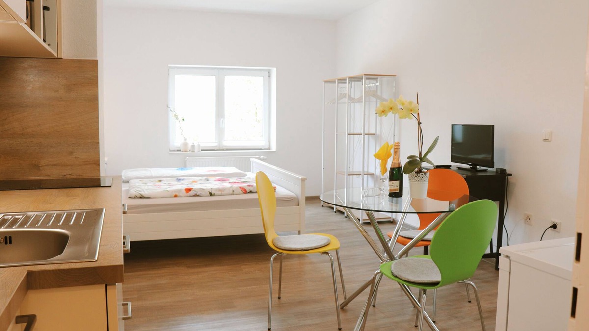 Kraiburg Apartment | ✰ Modern apartment ✰ 1-2 pers | parking | WLAN