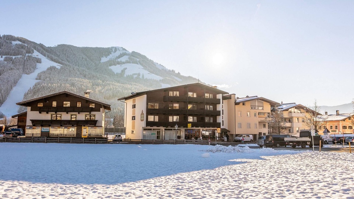 Brixen im Thale Apartment | Modern apartment, 100 metre from the ski bus
