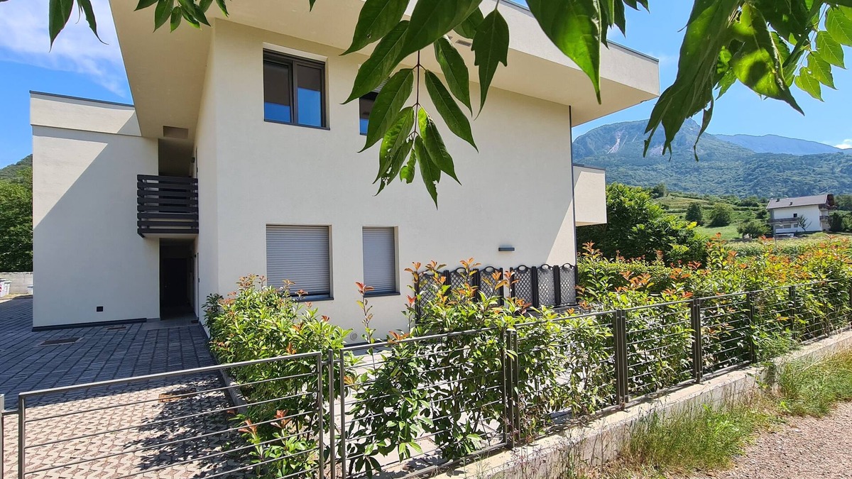 Martignano Apartment | Modern apartment for families (up to 6p), garden, private parking, pet friendly