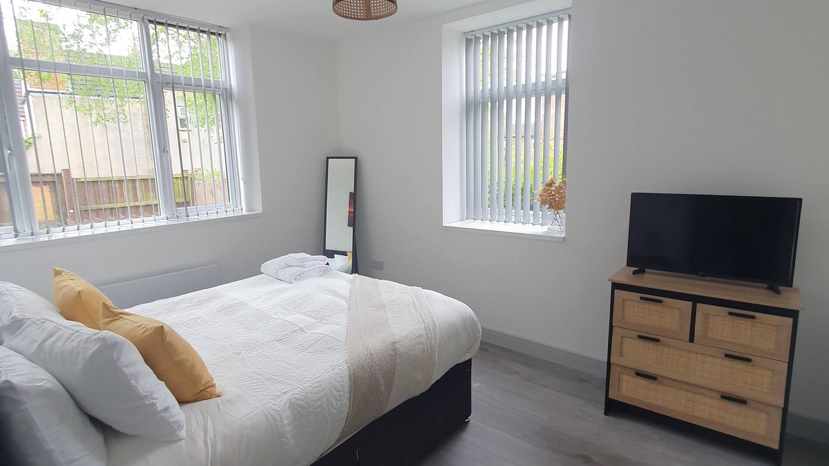 Desborough Apartment | Modern Apartment Fully Equipped