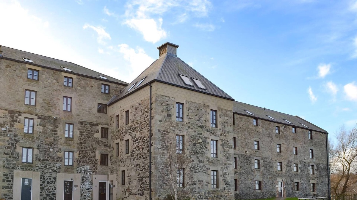 Waren Mill Cottage | Modern apartment with stunning views over to Budle Bay and Holy Island.