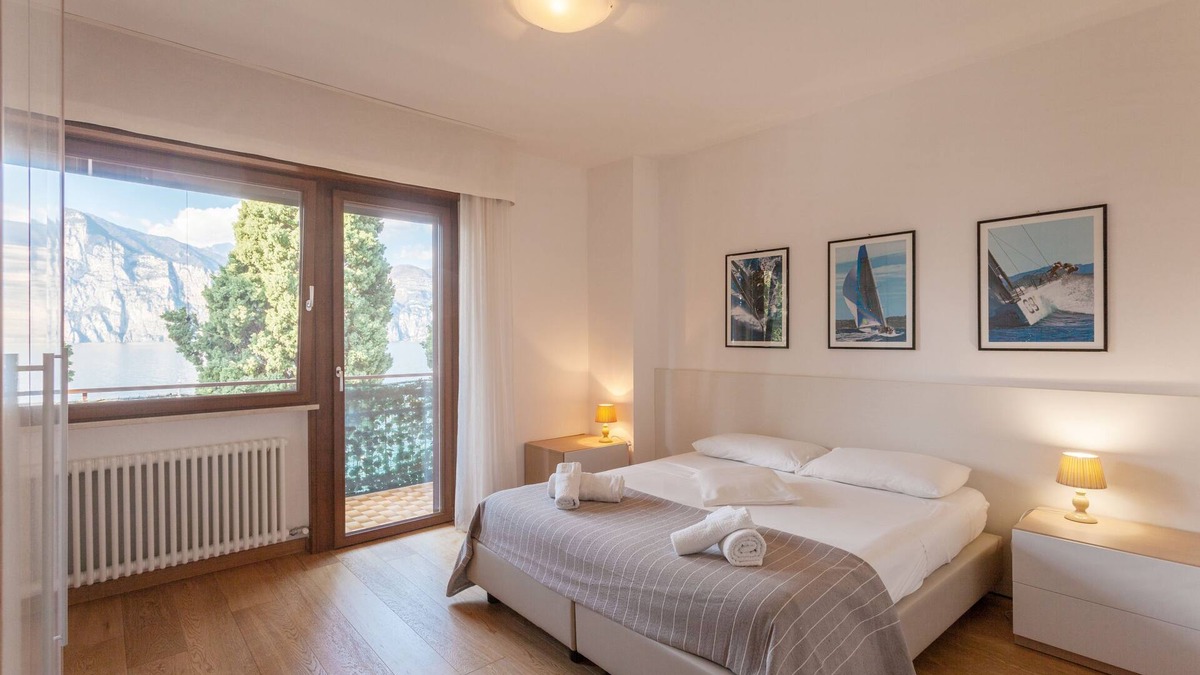 Cassone Apartment | Modern Apartment "Gennaker" On Lakeside with Terrace and View