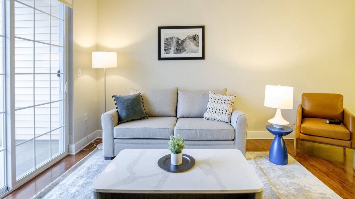 Plymouth Meeting Apartment | Modern Apartment in Prime Location (ID6999)