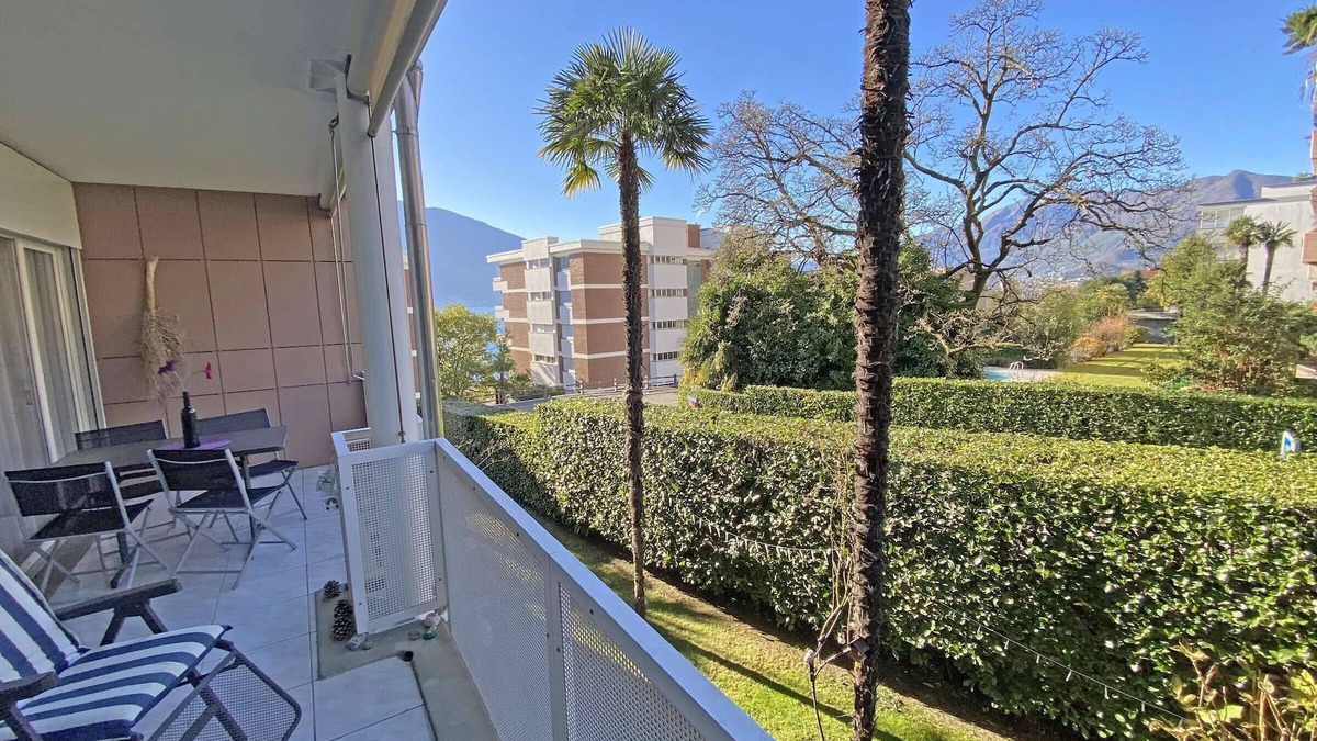 Muralto Apartment | Modern apartment in a spacious apartment building in a central location