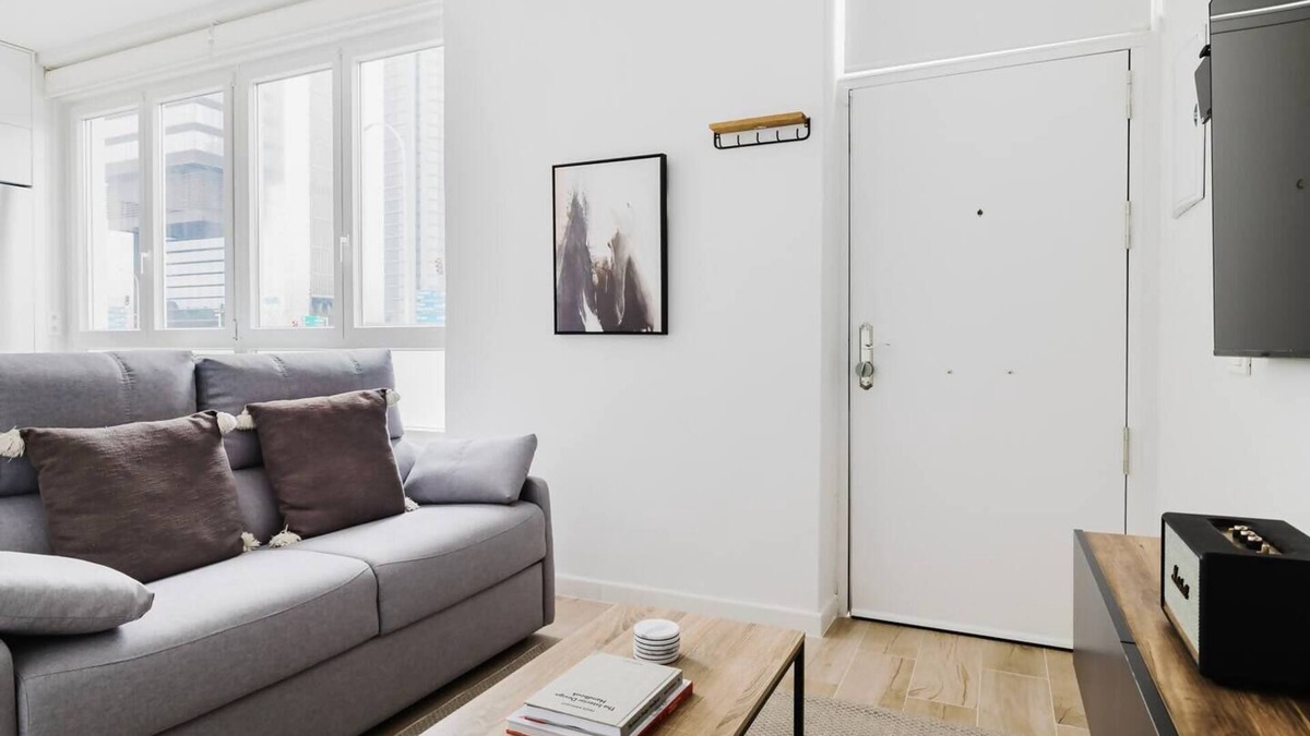 Cotos Apartment | Modern apartment in Castellana near 4torres