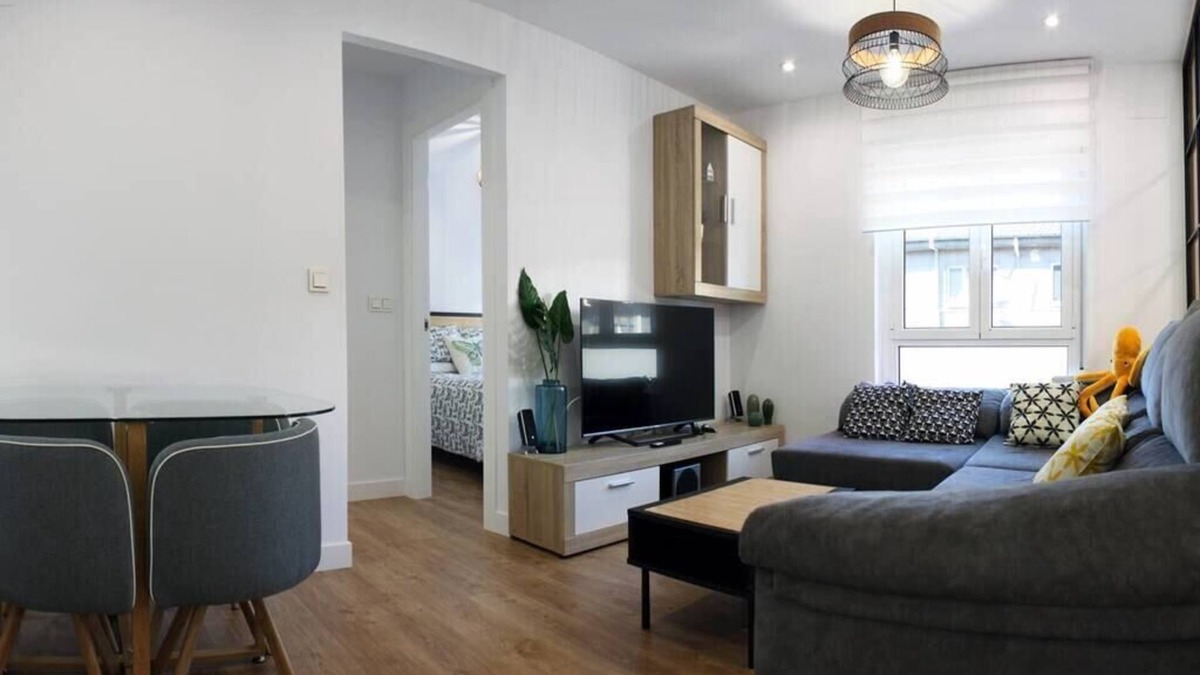 San Lazaro y Otero Apartment | Modern apartment in Oviedo by beBalmy