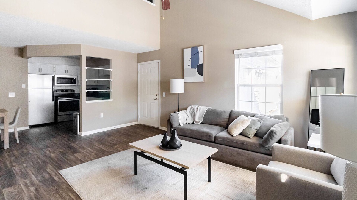 Avon Apartment | Modern Apartment in Prime Location (ID9308X76)