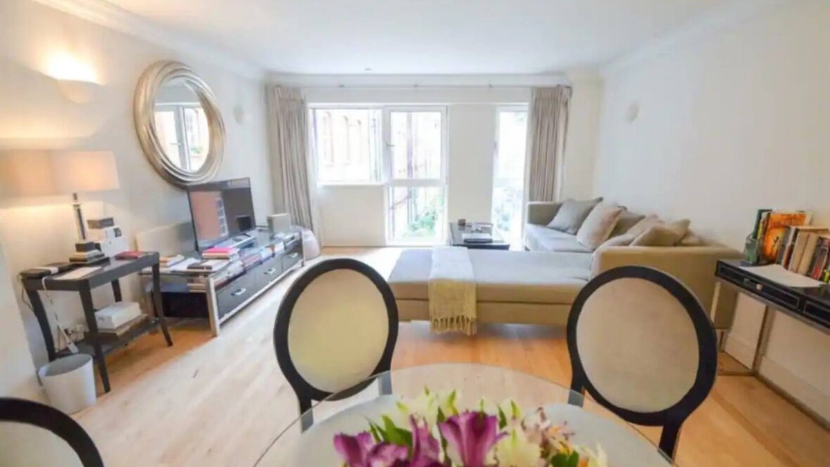Crouch End Apartment | Modern Apartment in the Heart of Covent Garden, London