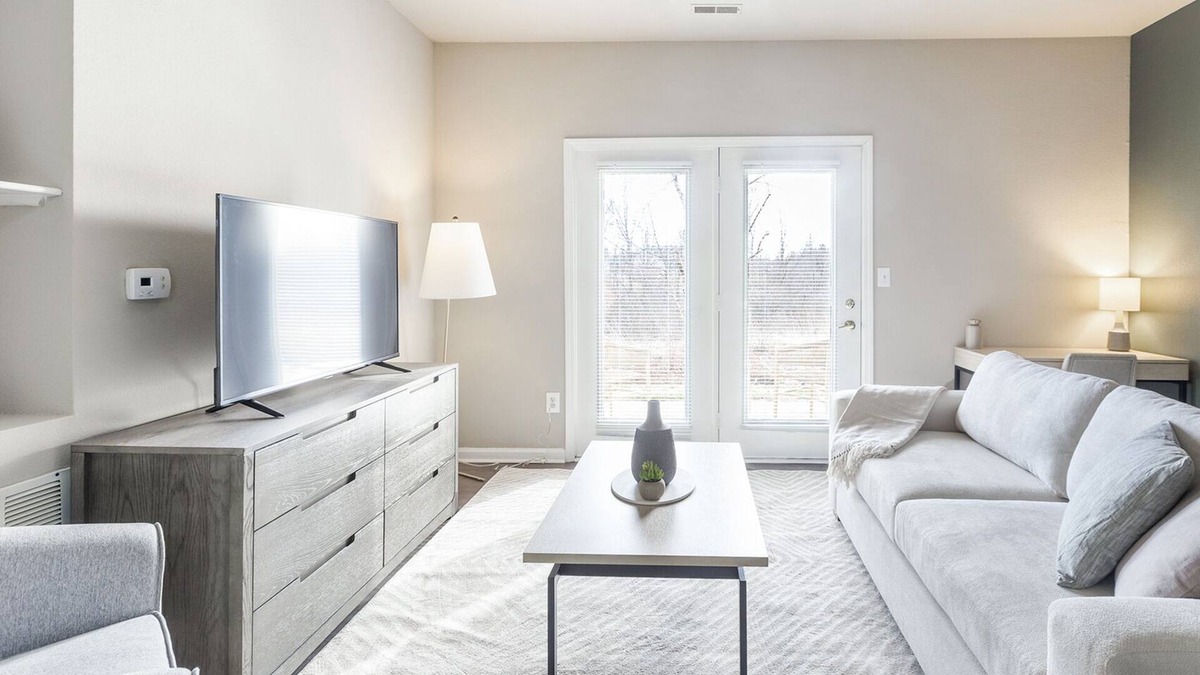Fort Wayne Apartment | Modern Apartment in Prime Location (ID8693X2)