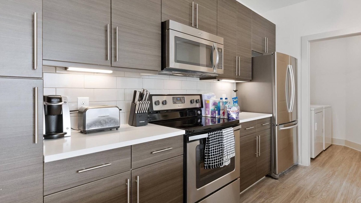 Short Pump Apartment | Modern Apartment in Prime Location (ID4420X29)