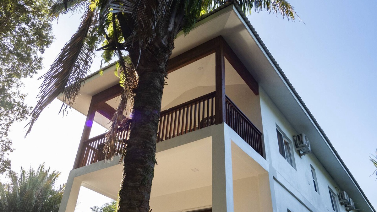 Antoneys Cay Condo | Modern Apartment in West End