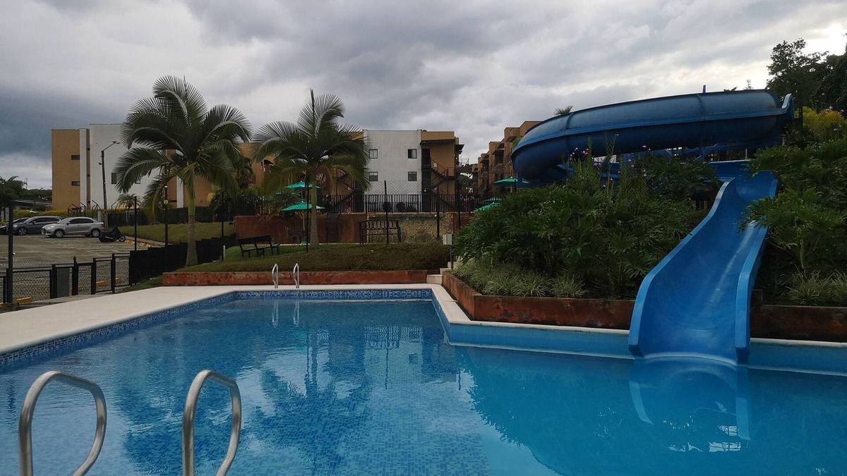 La Tebaida Condo | Modern apartment located in a resort style condo, pools, jacuzzi, soccer field,.