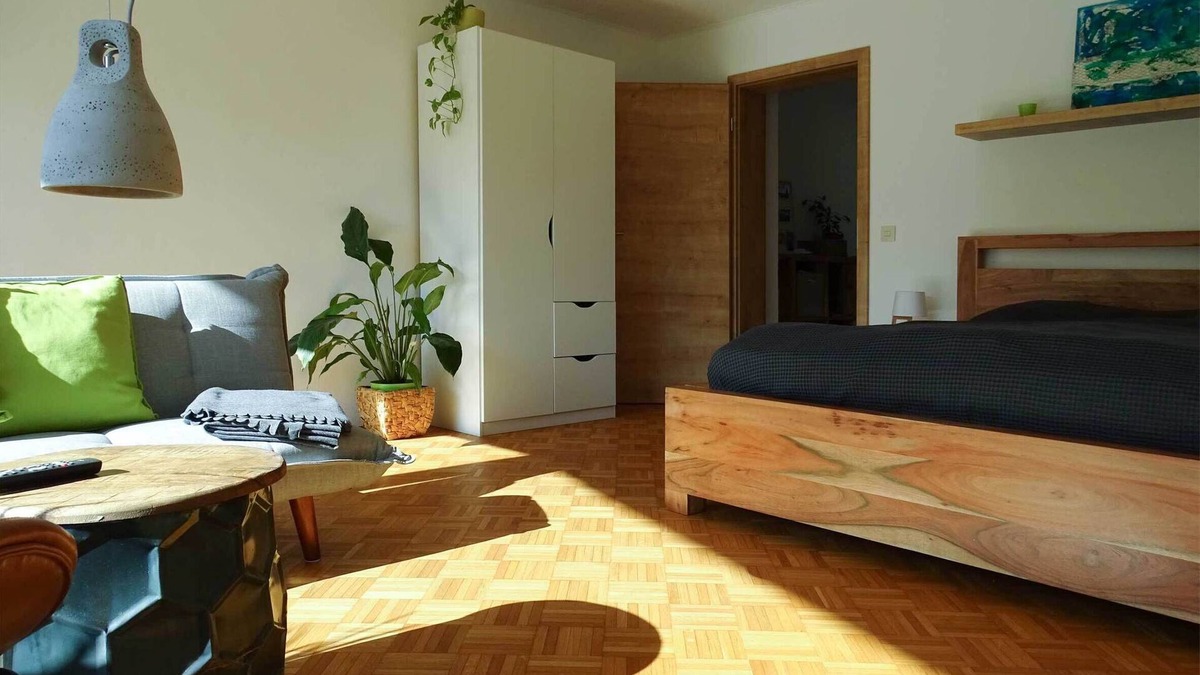 Bad Abbach Apartment | Modern apartment near the castle hill with a view of the countryside