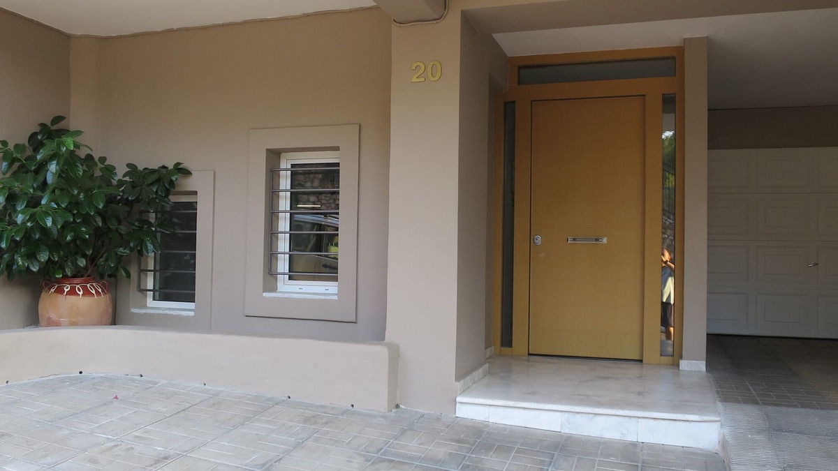 Petralona Apartment | Modern Apartment near Acropolis Peaceful Location