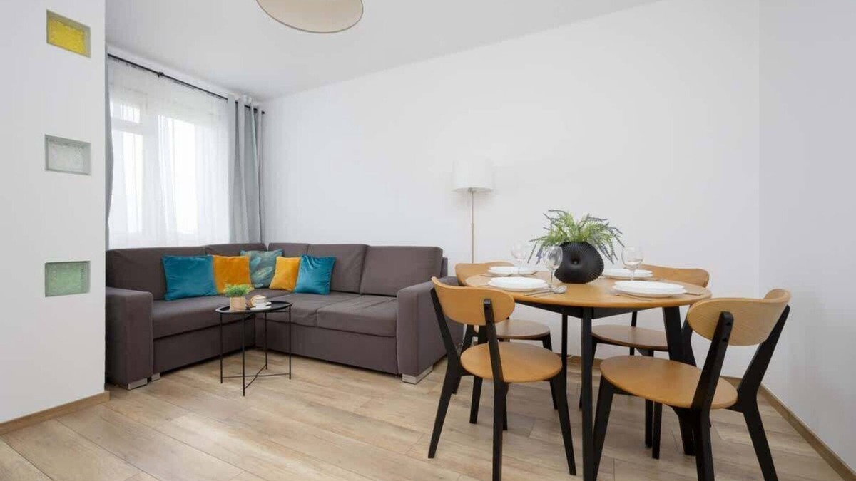 Okecie Apartment | Modern Apartment Near Airport Warsaw Wlochy