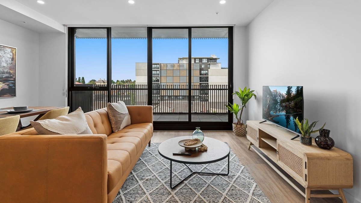 Heidelberg Apartment | Modern Apartment on Burgundy Precinct & Parklands