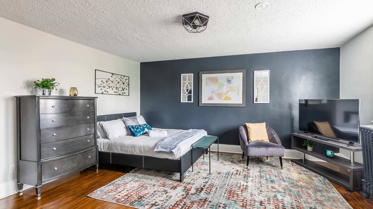 Hamilton Apartment | Modern Apartment on James St South