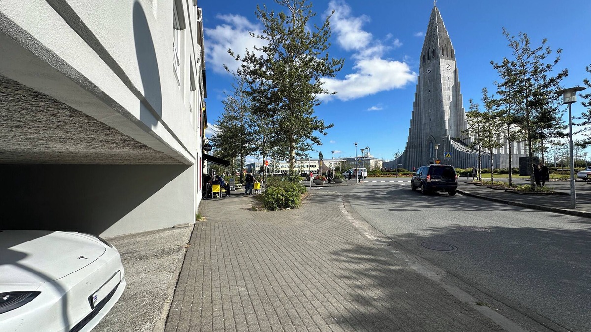 Downtown Apartment | Modern apartment right in front of Hallgrimskirkja