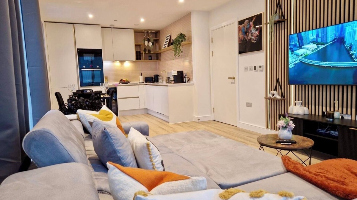Alperton Apartment | Modern Apartment- Wembley Stadium - Parking