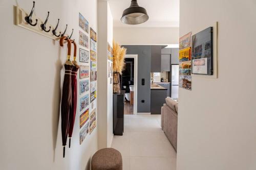 Vardaris Apartment | Modern Apartment with Large Balcony & City Views Central Thessaloniki