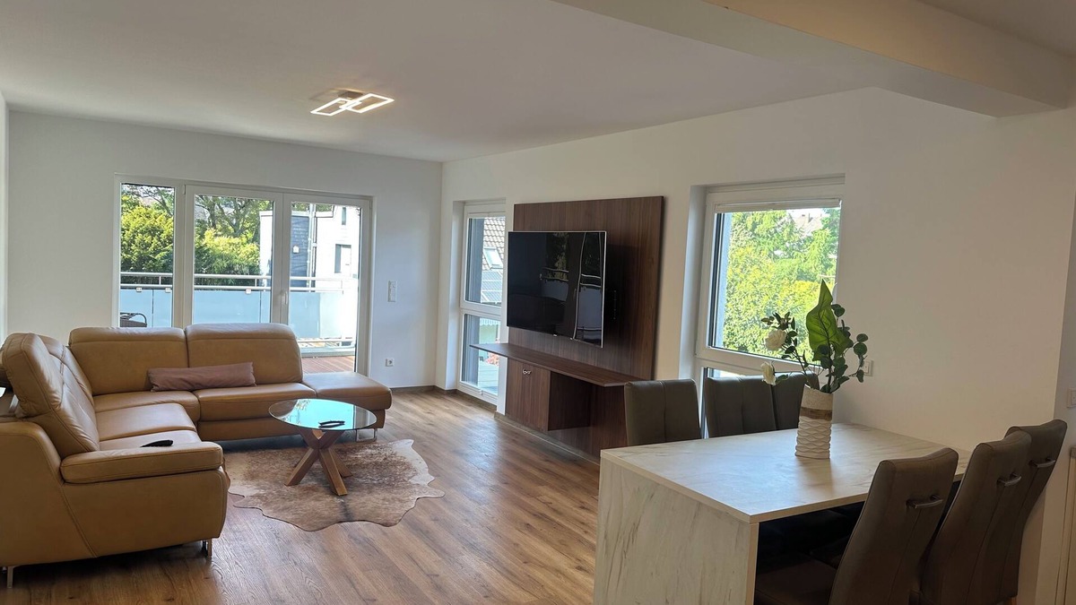 Hilden Apartment | Modern apartment with balcony & top equipment - ideal for family & group