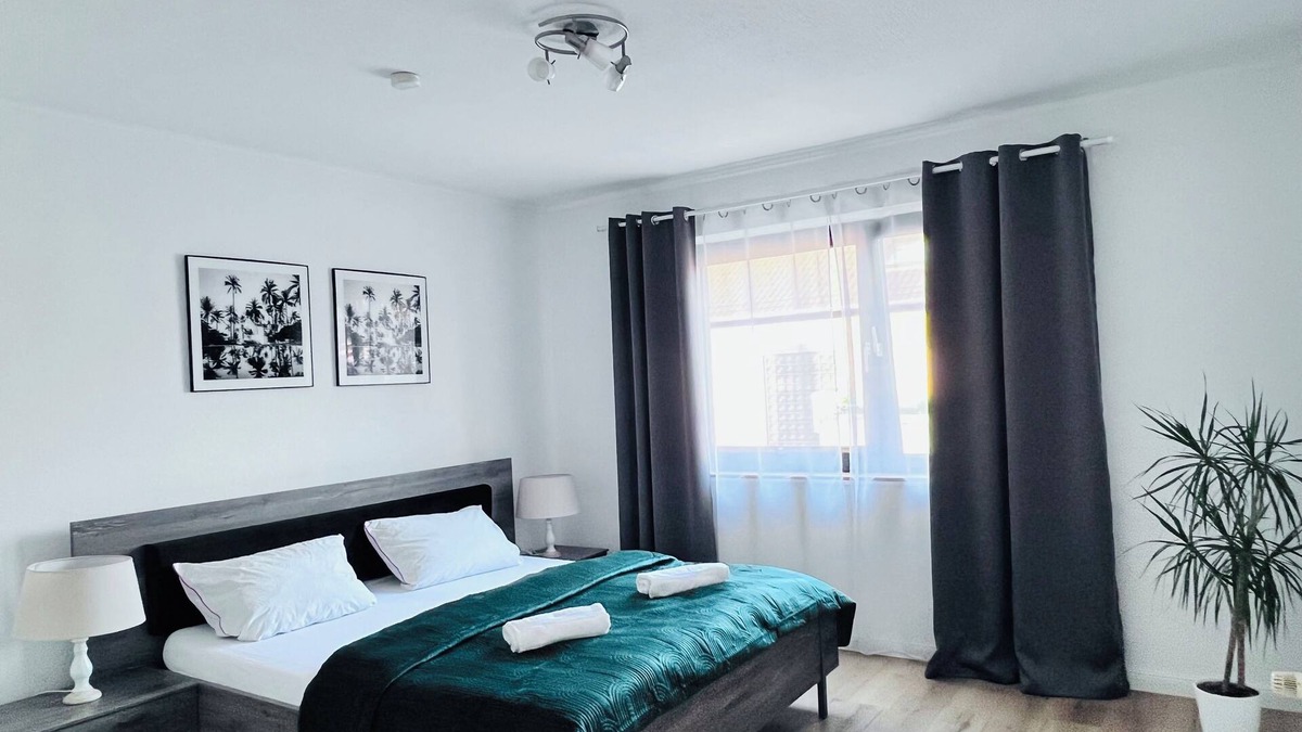 Dinslaken Apartment | Modern apartment with terrace, 15min Centro NETFLIX