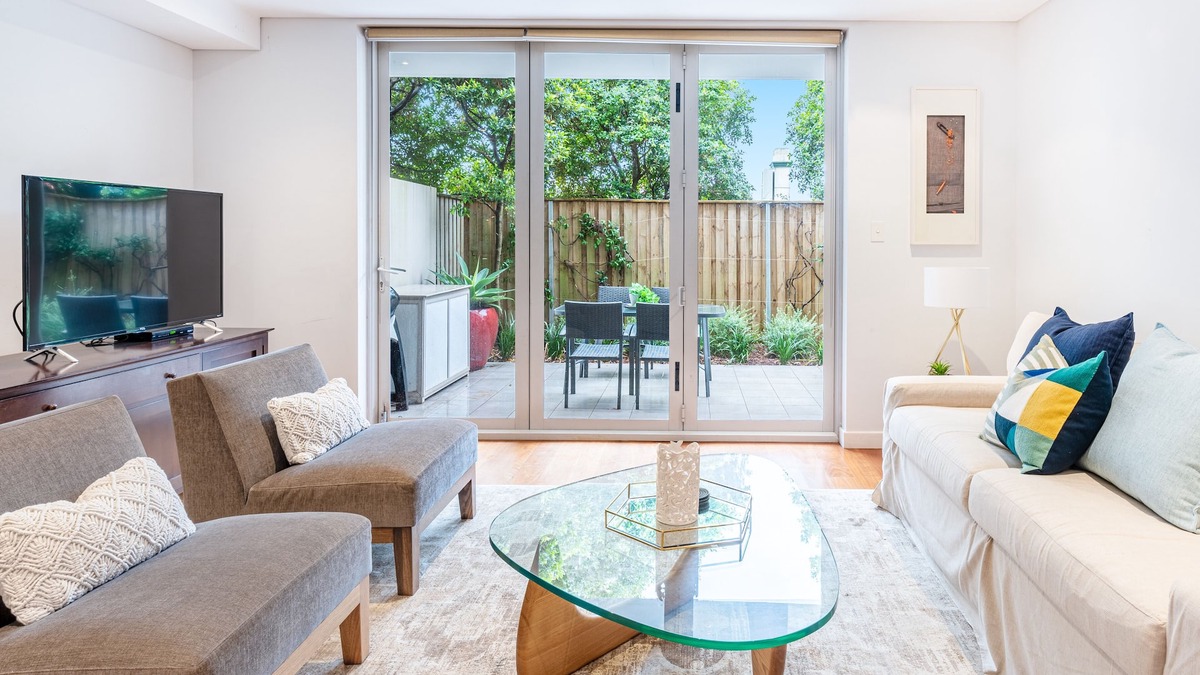 Bondi Apartment | Modern apartment with Large Courtyard